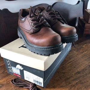 BASS women’s Oxford shoes